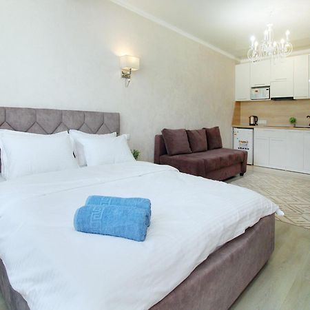 Almaty Cozy Apart Hotel מראה חיצוני תמונה